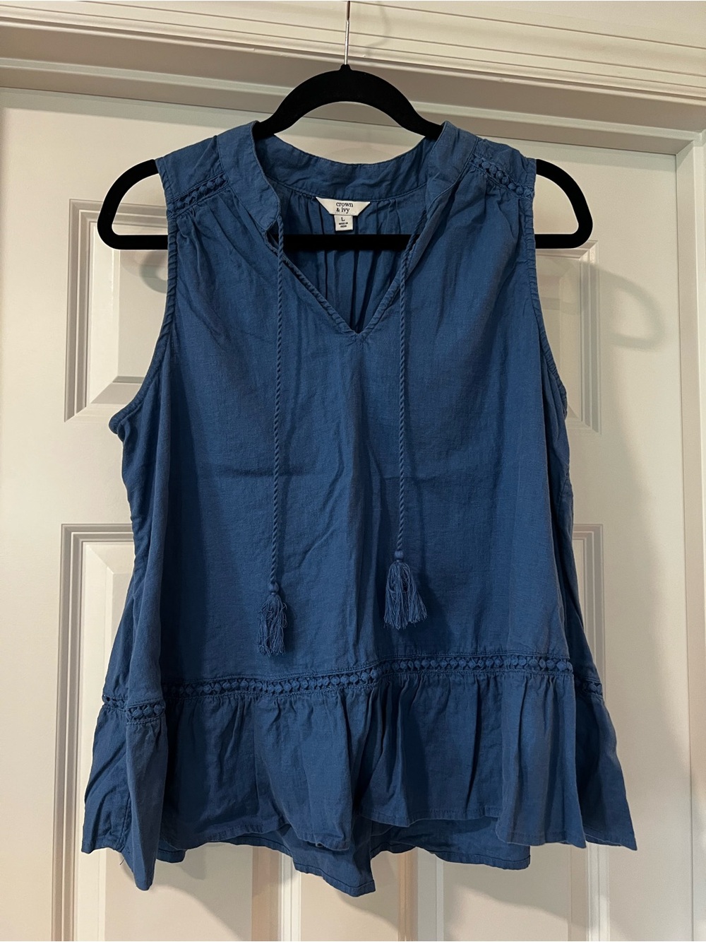crown & ivy Blue Sleeveless Tassel Peasant Camisole